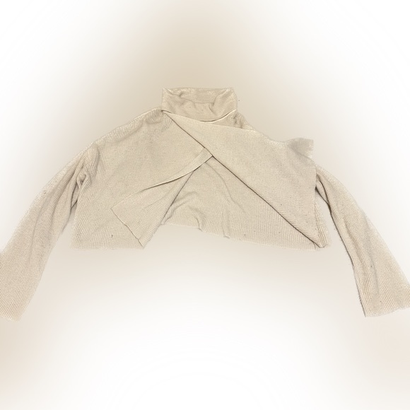 JOA Los Angeles Cropped Turtleneck Sweater - Picture 2 of 6